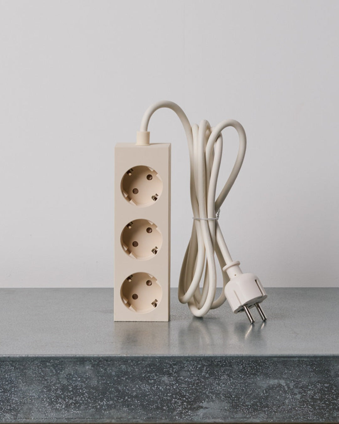 Pedestal - 2M power strip - Pearl