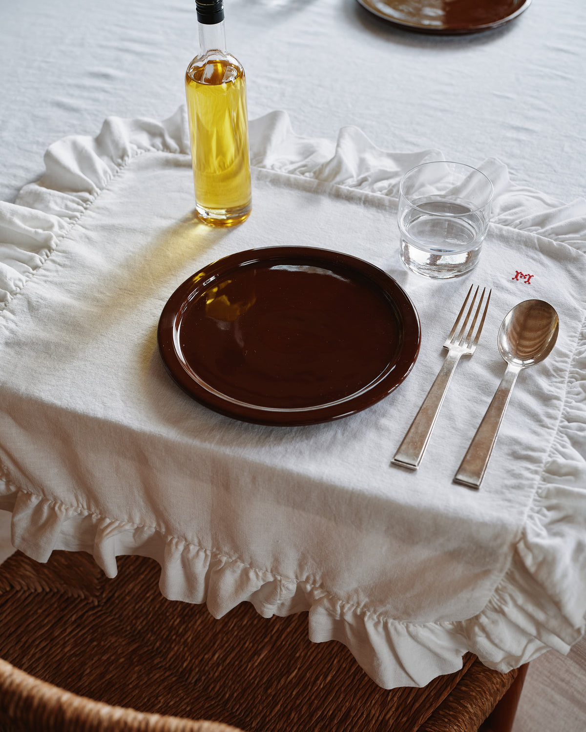 Merci - Embroidered linen placemat - 01 Ruched