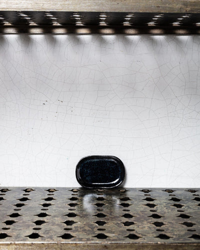 Merci x Serax - Stoneware flat plate n°4 - Ink Black