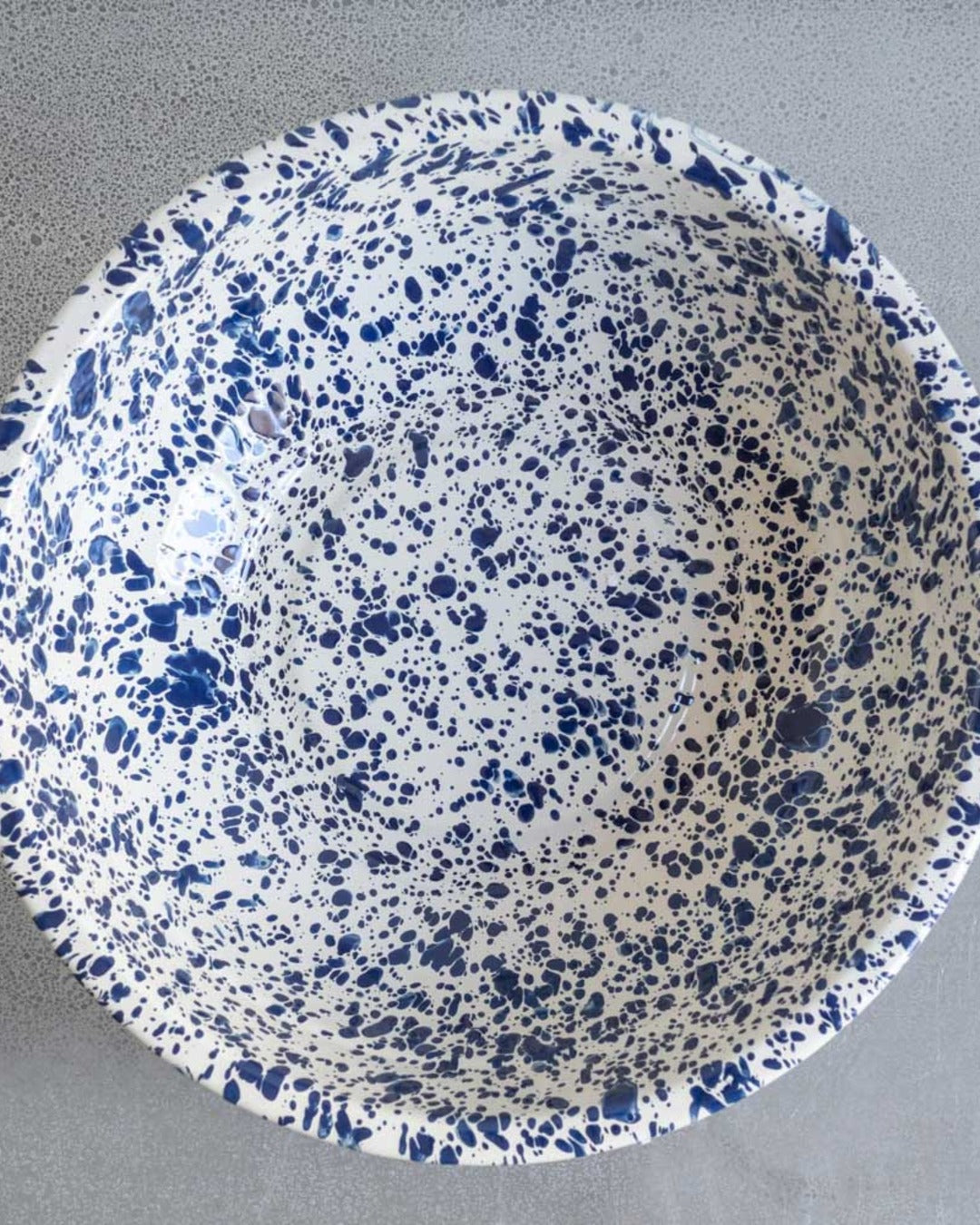 Crow Canyon Home - Enamel salad bowl - Blue Splashes