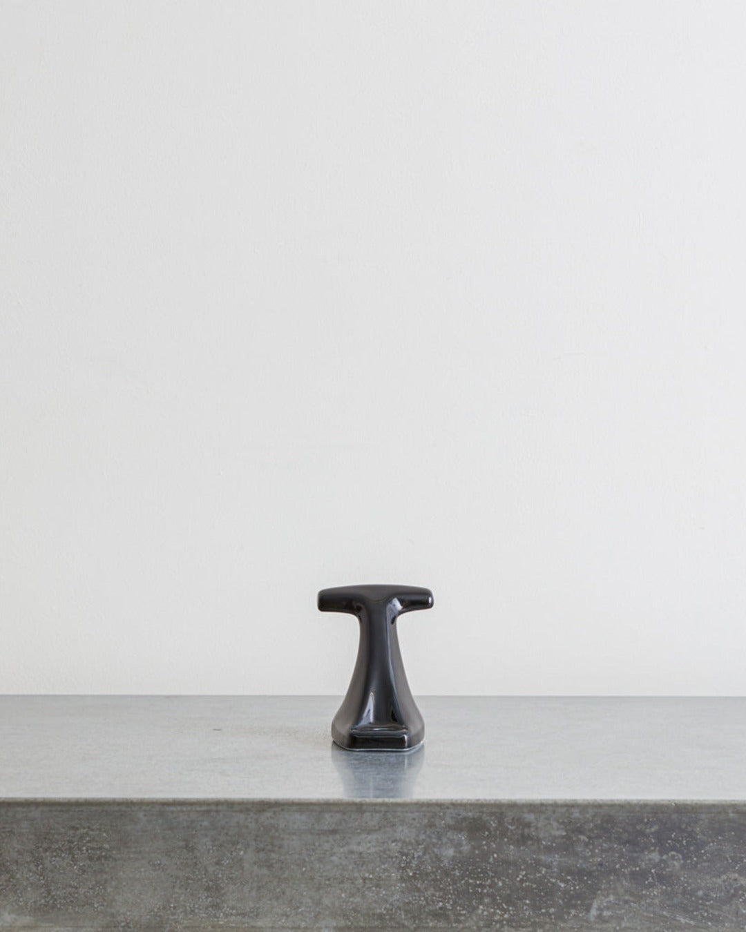 Merigous - Porcelain coat hook - Ebene