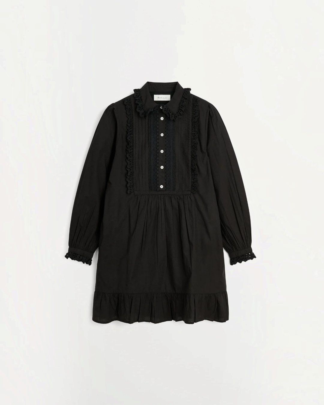 Robe courte noire Merci Paris Skall Studio en coton biologique avec col volanté, manches bouffantes et détails dentelle