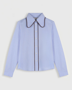 Chemise Merci Paris Maria De La Orden Ala bleu ciel avec col rétro arrondi et finitions contrastées foncées