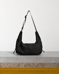 ARCS - Sac Petit Hey - Noir – Vue sur banc