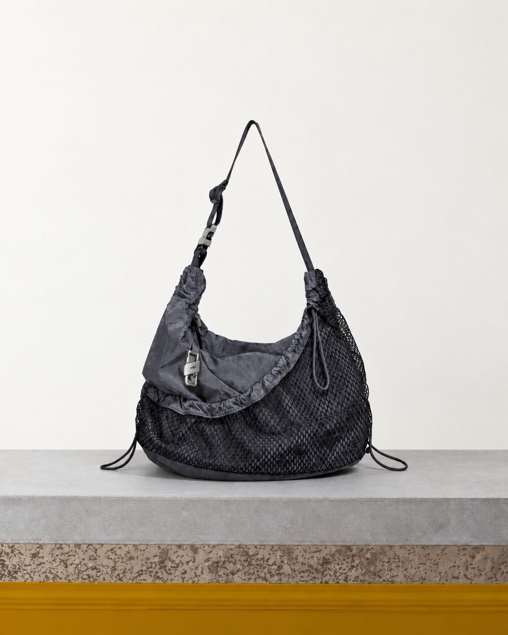 ARCS - Sac Hey - Gris – Vue sur banc