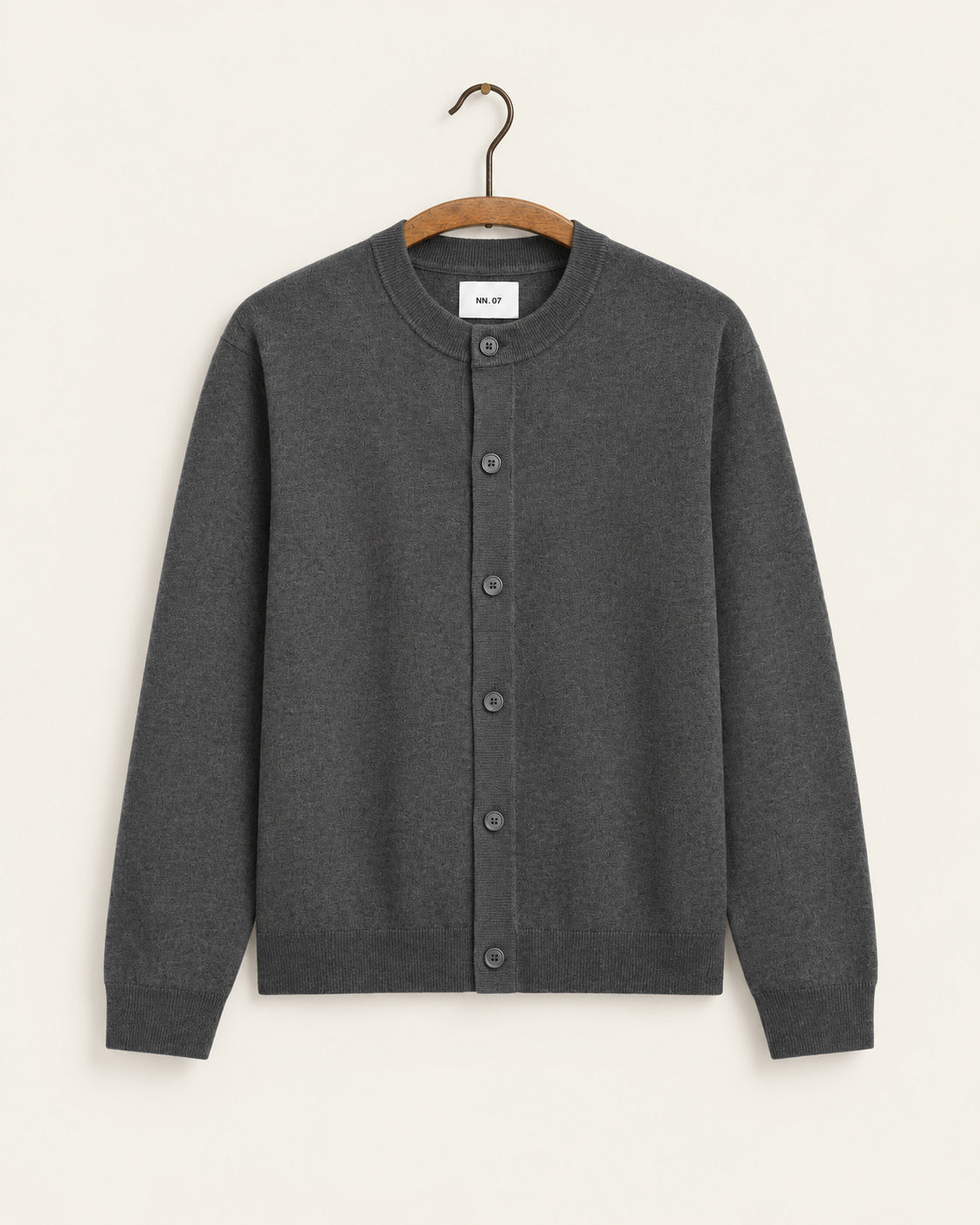 NN.07 - Cardigan Jasper - Gris, vue de face sur cintre